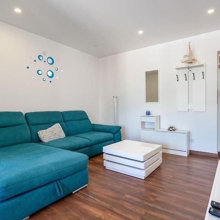 Serene Blue 1 Bdr Flat With Balcony By Lovelystay ปอร์ติเมา ภายนอก รูปภาพ