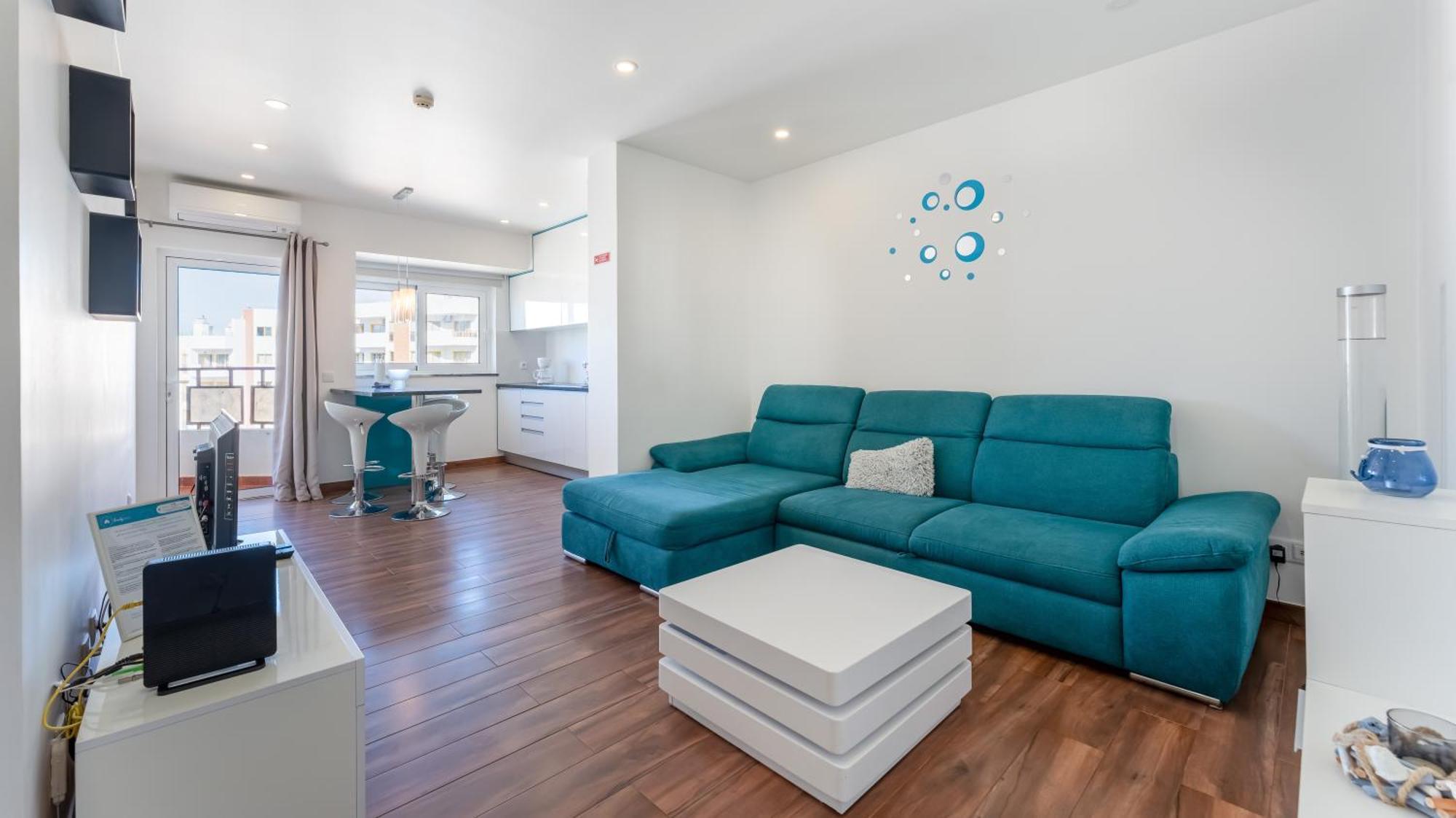 Serene Blue 1 Bdr Flat With Balcony By Lovelystay ปอร์ติเมา ภายนอก รูปภาพ